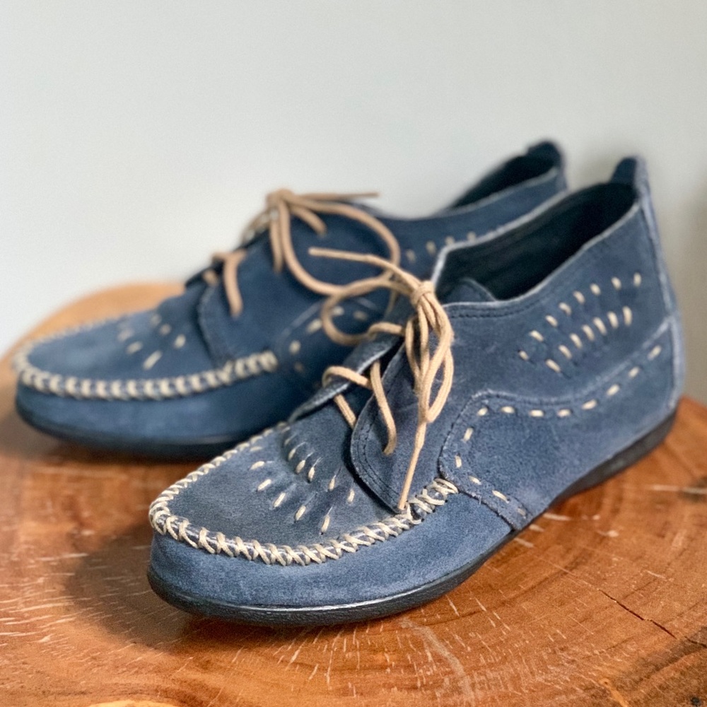 Vintage blue suede Minnetonka moccasin booties